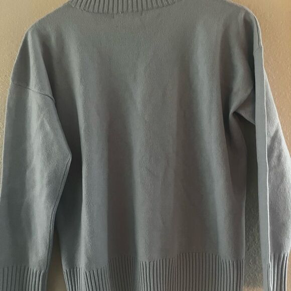 NEW Juniors SZ Meduim Azure Light Blue Sweater - Picture 14 of 16